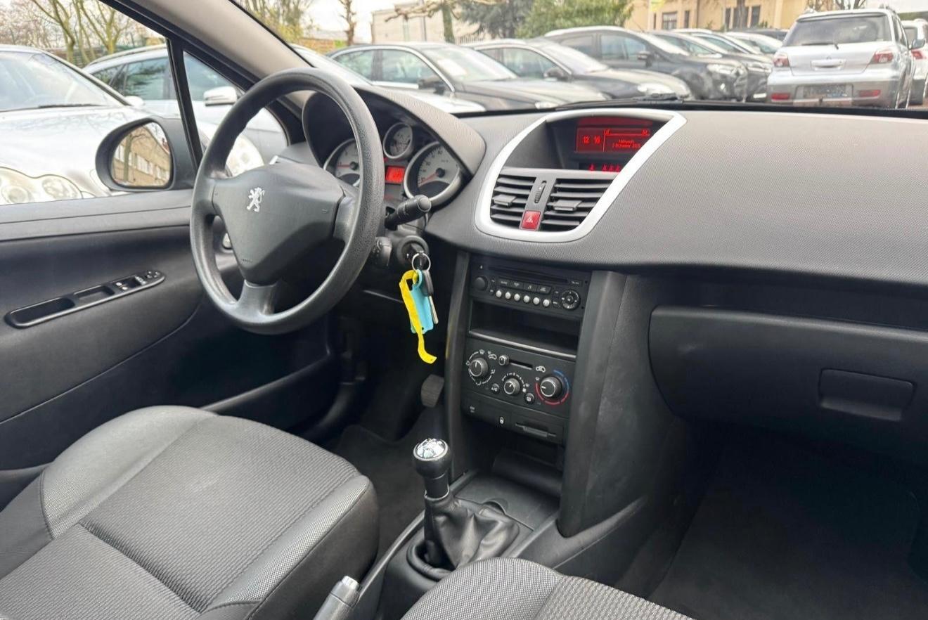 Peugeot 207 2011 — photo 5