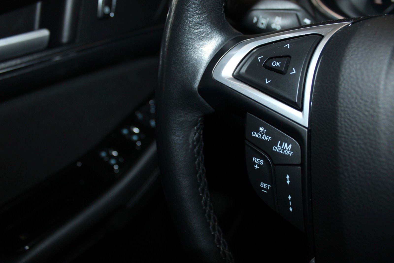 Fahrzeugabbildung Ford S-Max 140kW Titanium Automatik LED ACC CAM uvm.