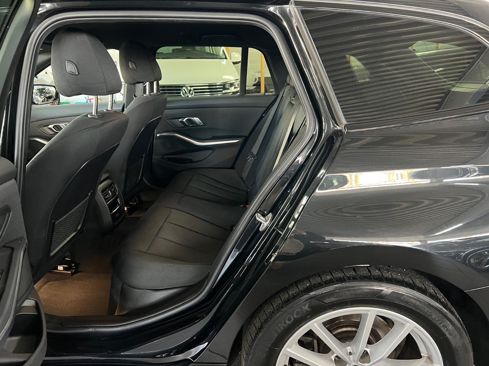 BMW 318d Touring Himmel Anthrazit+Driving Assist