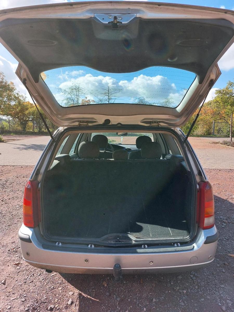 Ford Focus 2004 — photo 11