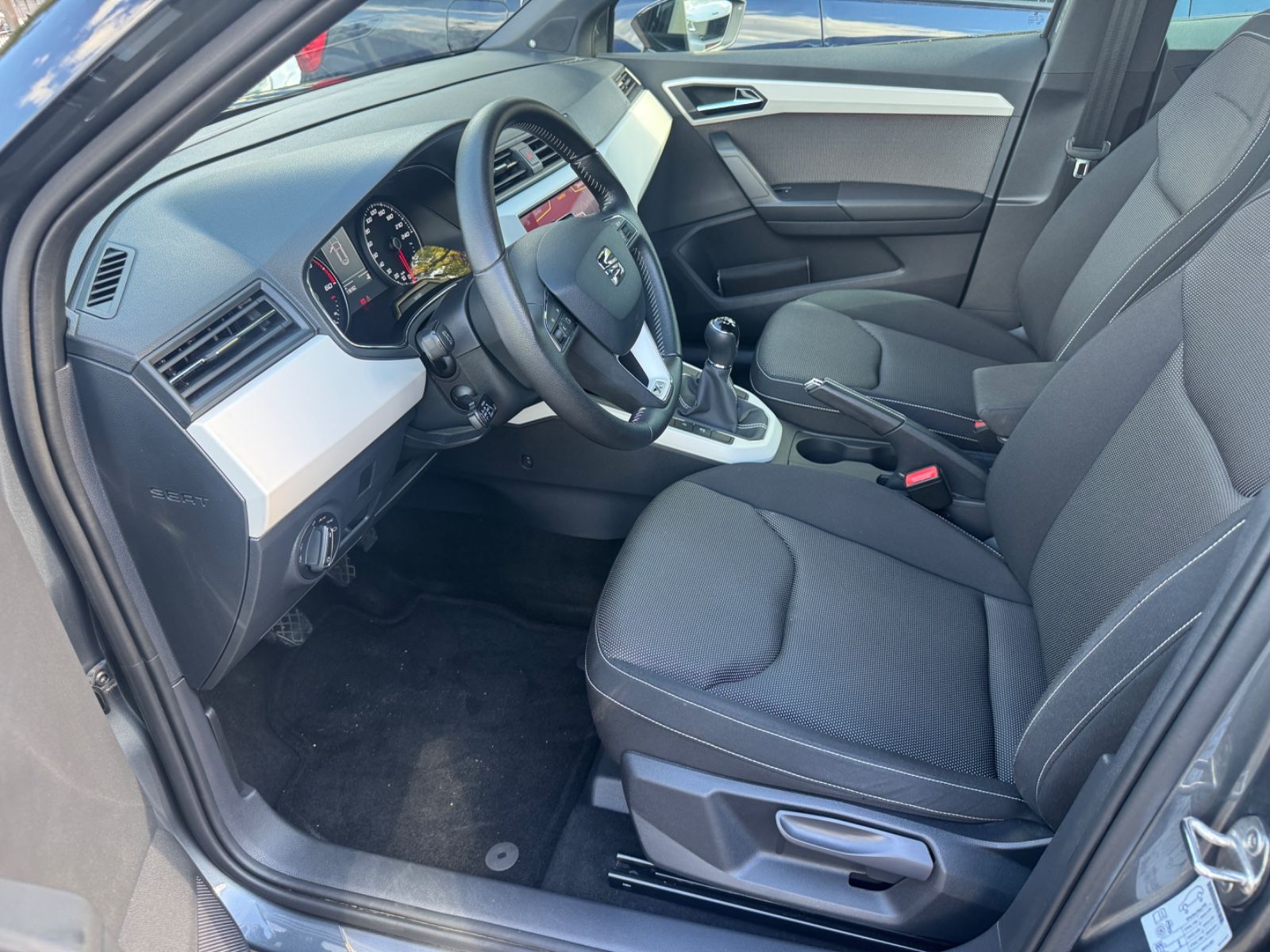 Fahrzeugabbildung SEAT Arona Xcellence LED+Navi+ACC+Lane