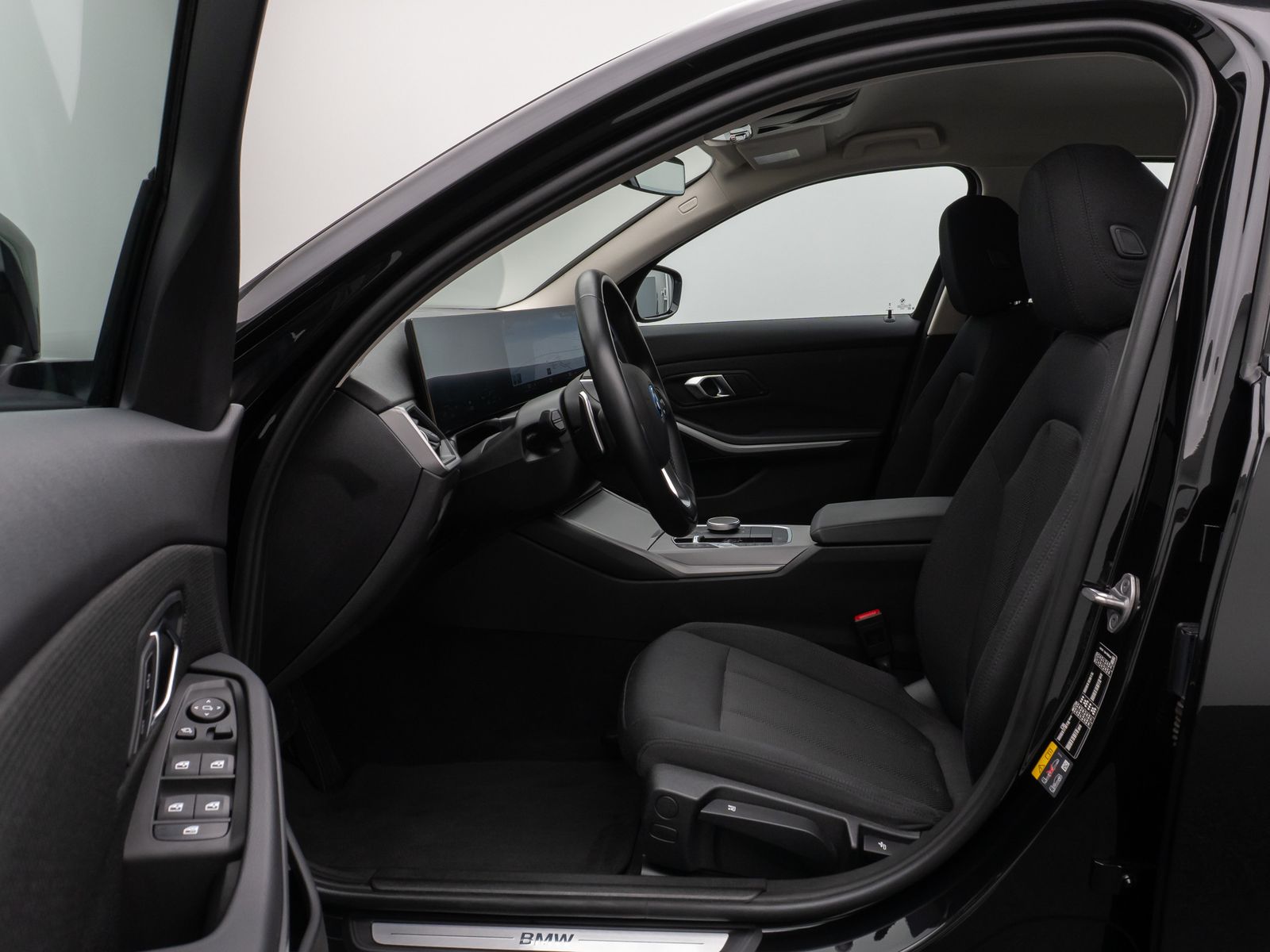 Fahrzeugabbildung BMW 330e DAB CockPit+ PDC LED Geschwindigkeitsreg