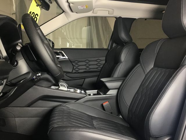 Fahrzeugabbildung Mitsubishi Plug-in Hybrid Outlander TOP ACC/Pano/Navi/Leder