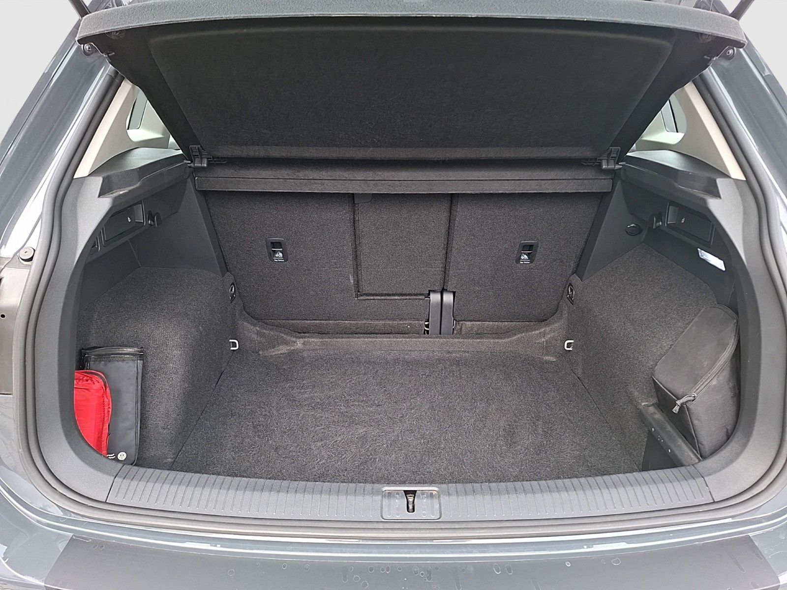 Fahrzeugabbildung Volkswagen Tiguan TDI Life DSG 4M LED AHK Navi ACC Park-Ass