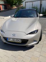 Mazda MX-5 Roadster Skyactiv-G 2.0 Kinenbi - Mazda MX-5: Beige