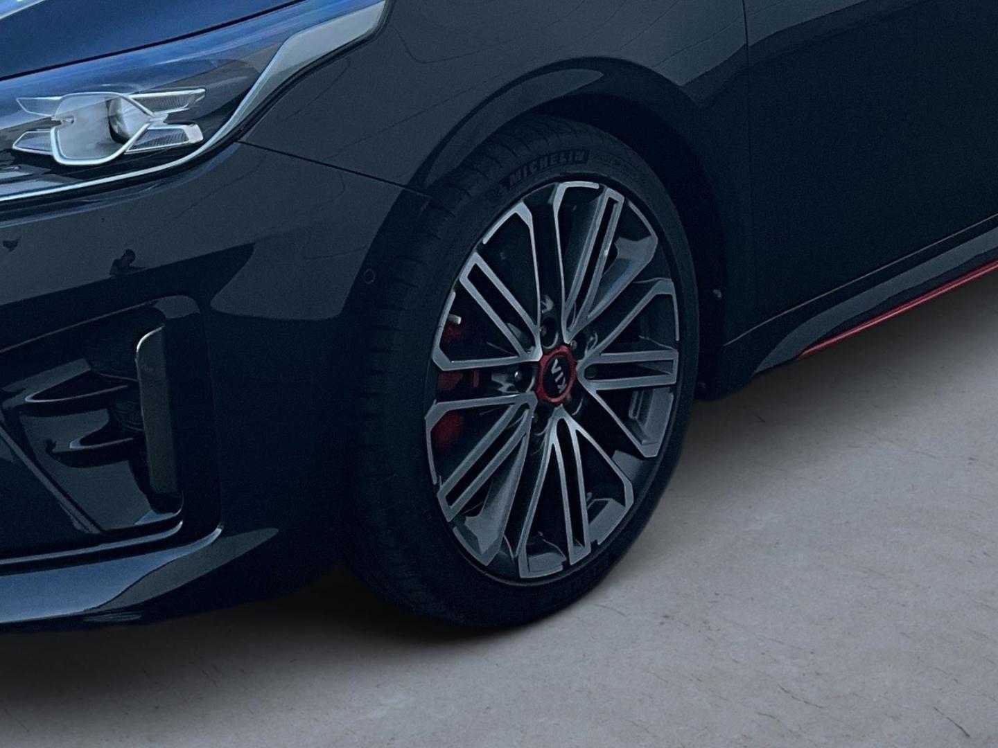 Kia ProCeed 1.6T DCT7 GT Navi Komfort el.Sitz Memory