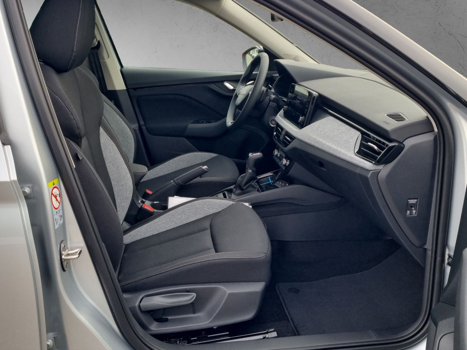 Fahrzeugabbildung SKODA Kamiq Tour 1,0 TSI 85KW/110PS Fahrassi Clever