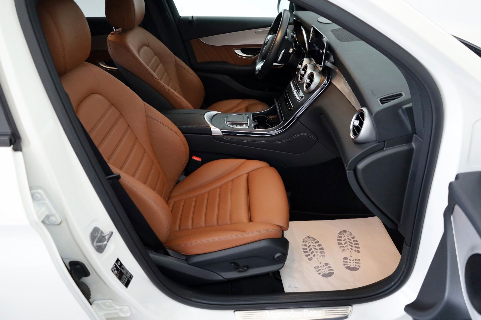 Fahrzeugabbildung Mercedes-Benz GLC 200d Coupé AMG Line Leder,Navi,LED,Night Pak
