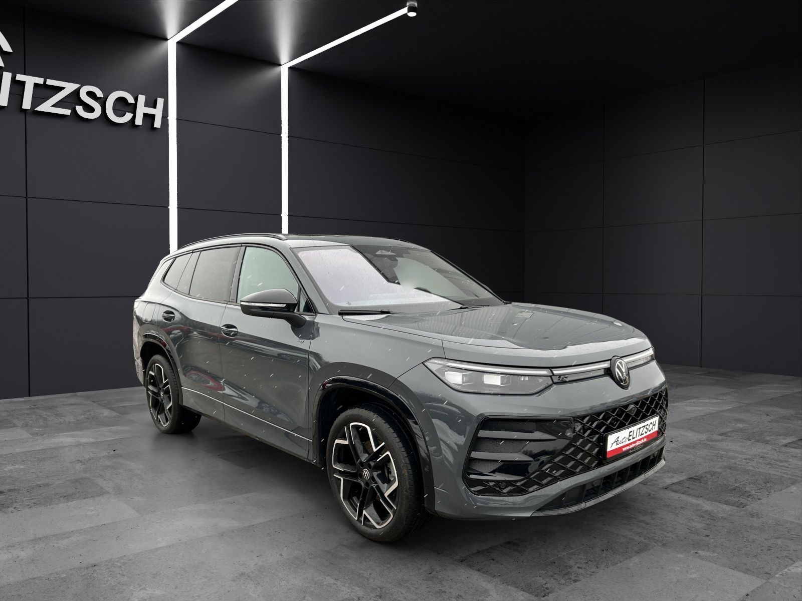 Fahrzeugabbildung Volkswagen Tayron R-Line PHEV DSG IQ.Light ACC AHK PANO SH