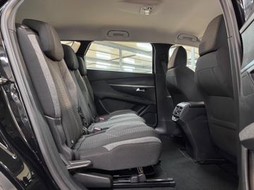 Peugeot 5008 - 8