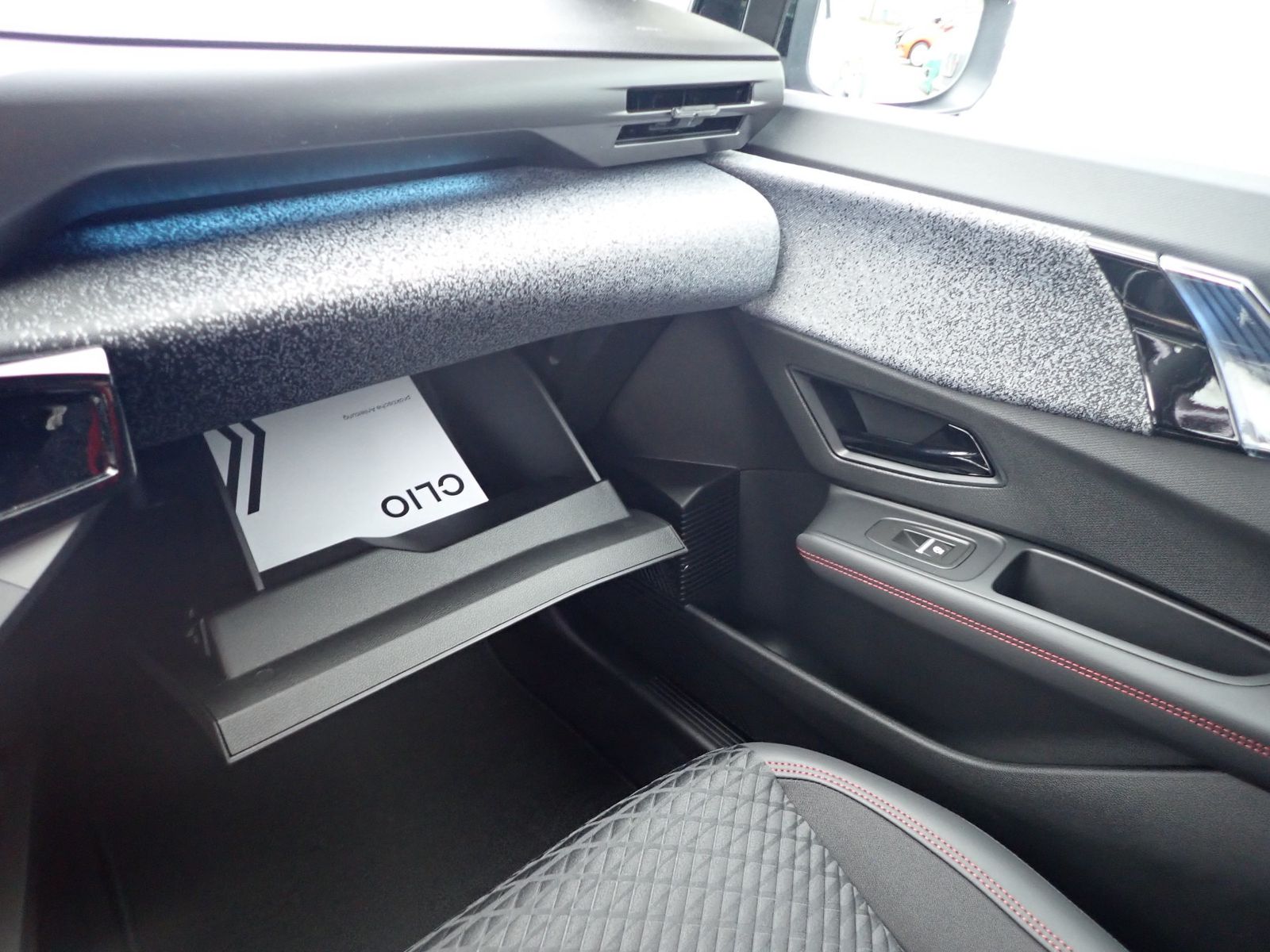 Fahrzeugabbildung Renault Clio Techno TCe 115