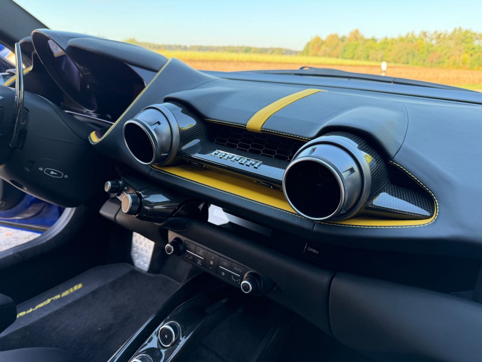 Ferrari 812 Superfast DCT F1 1. HAND CARBON 16
