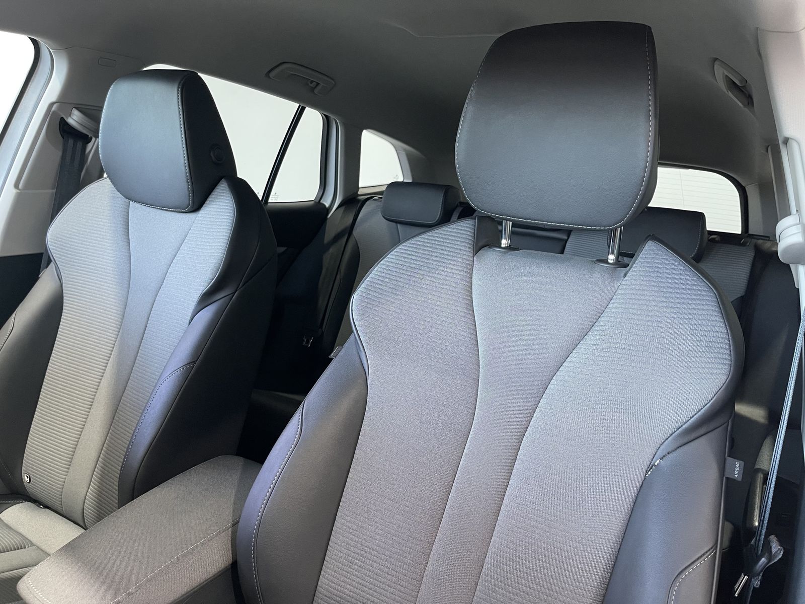 Fahrzeugabbildung SKODA Enyaq 60 Loft*Matrix-Beam*HeadUp*Leder*Cam*
