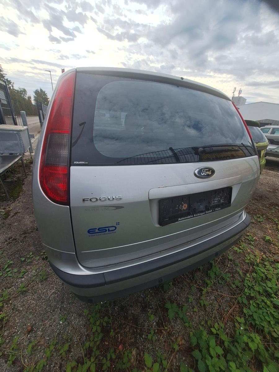 Ford Focus 2007 — rear view