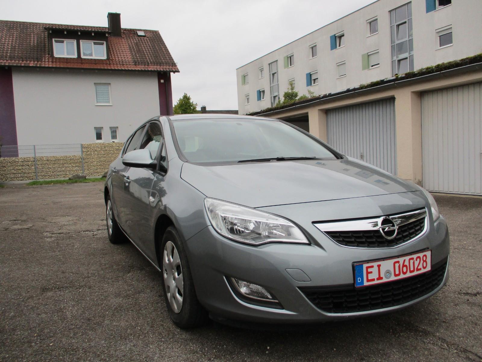Opel Astra J Lim.  1.Hand  TÜV NEU Automatik