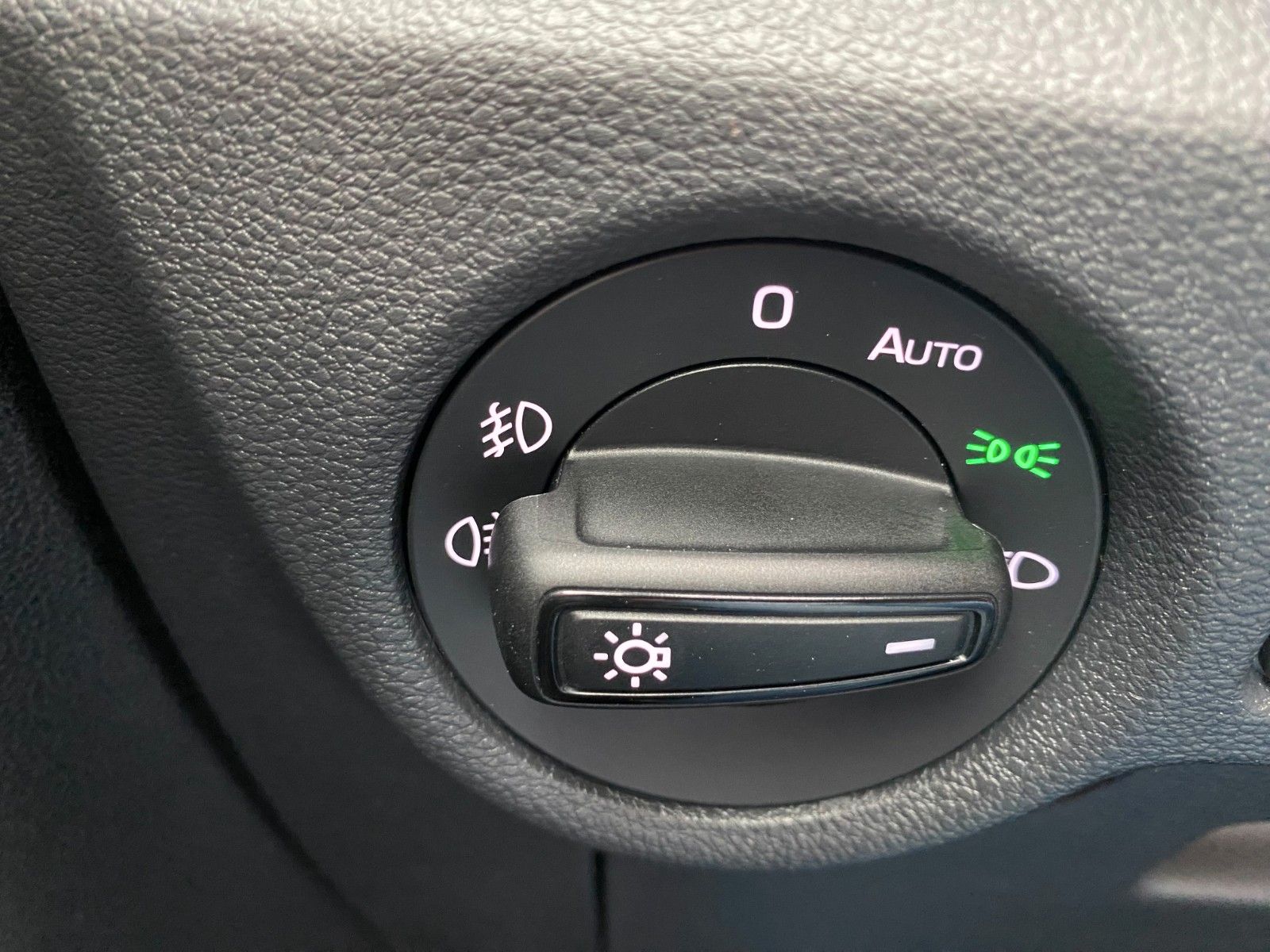 Fahrzeugabbildung SKODA Scala Selection 1,5 TSI *Sitzhz. *Smart-Link