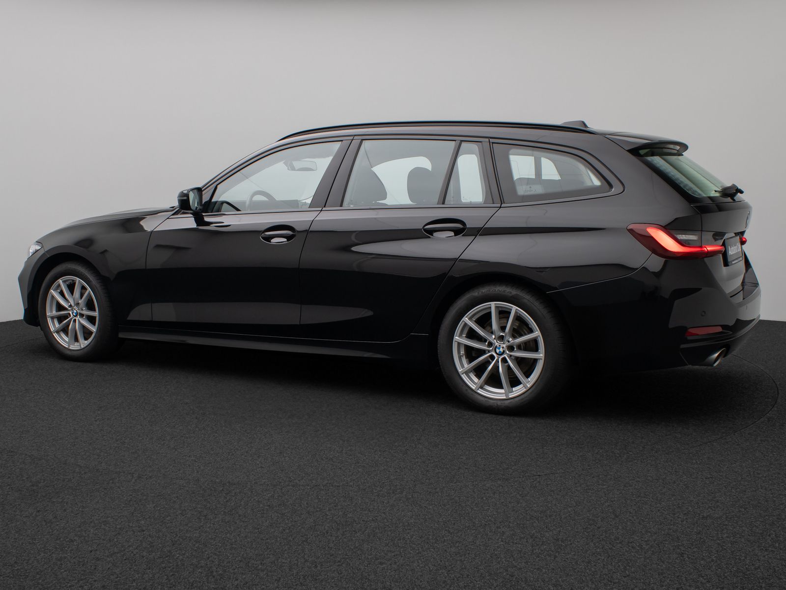 Fahrzeugabbildung BMW 318i DAB PDC Widscreen Geschwindigkeitsreg LED