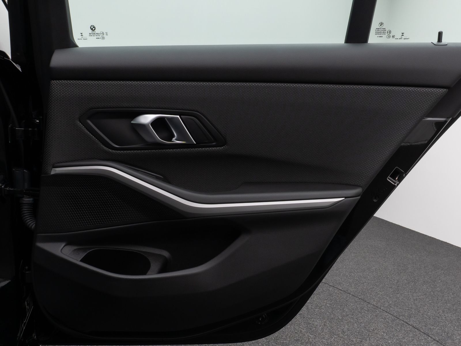 Fahrzeugabbildung BMW 318i HUD DAB CockPitPro PDC Geschwindigkeitsreg