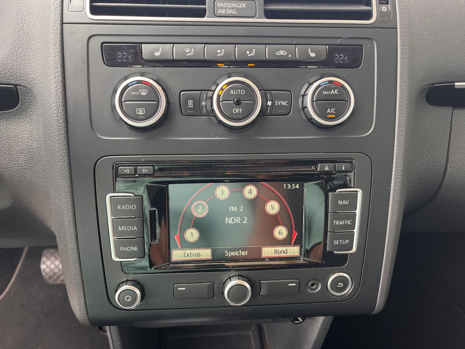 Fahrzeugabbildung Volkswagen Touran Highline BMT 2.0 TDi DSG