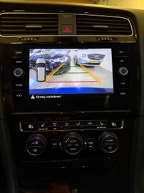 Volkswagen Golf - 6