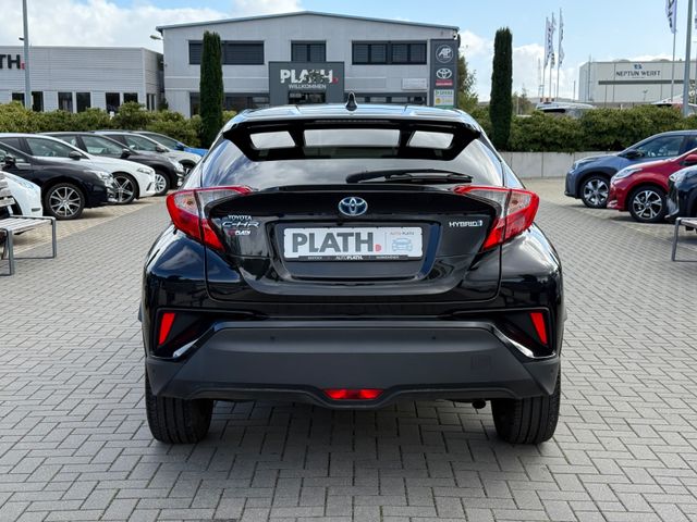 Toyota C-HR Hybrid Team D