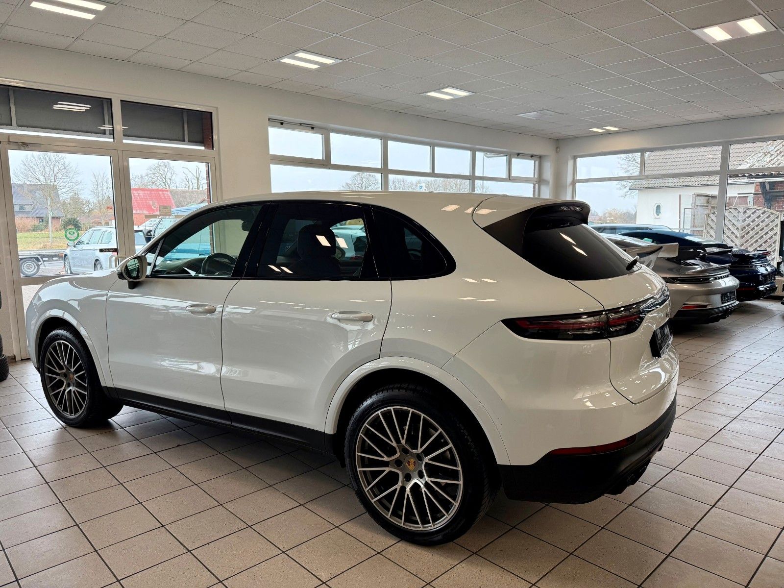Fahrzeugabbildung Porsche Cayenne V6 Platinum Edition SportChrono/Panorama