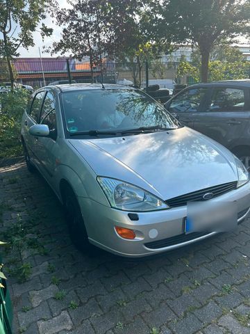 Ford Focus 1.6 TÜV 11-2025