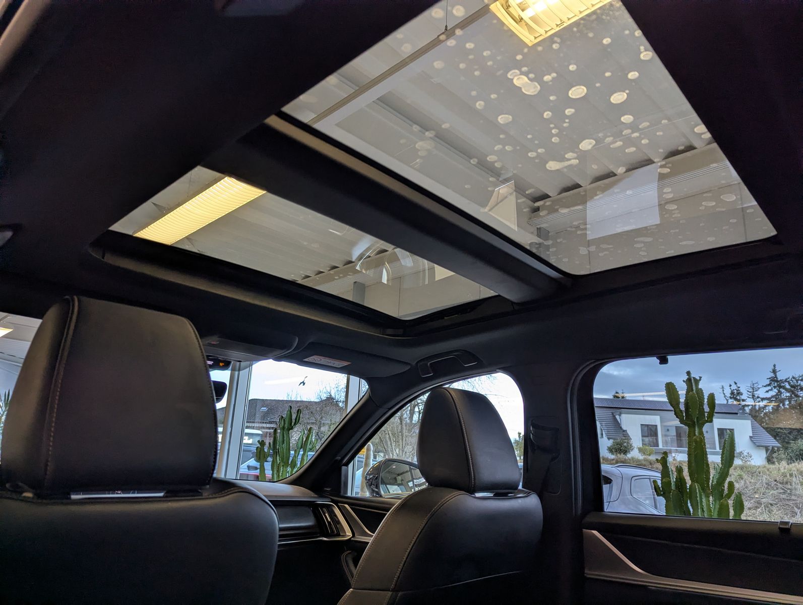 Fahrzeugabbildung Mazda CX-80 3.3L E-SKYACTIV D 254 HOMURA+ 7-Sitze Pano