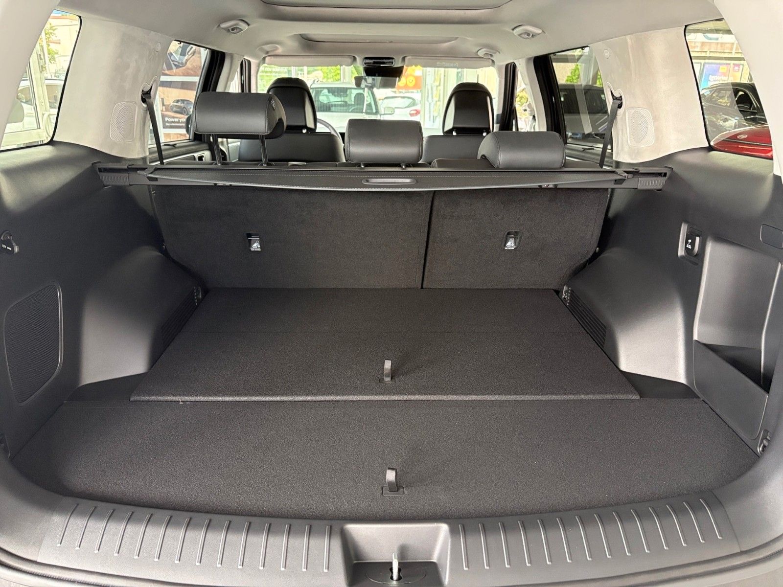 Fahrzeugabbildung Hyundai Santa Fe Hybrid Intro *ALLRAD*