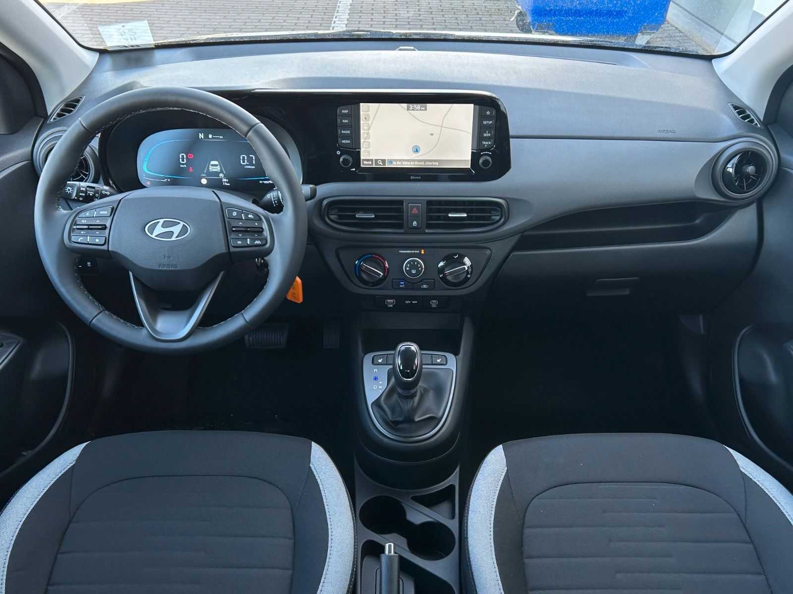 Fahrzeugabbildung Hyundai i10 1.0 Trend AMT *Nav*Klima*CarPlay*Kamera*PDC*