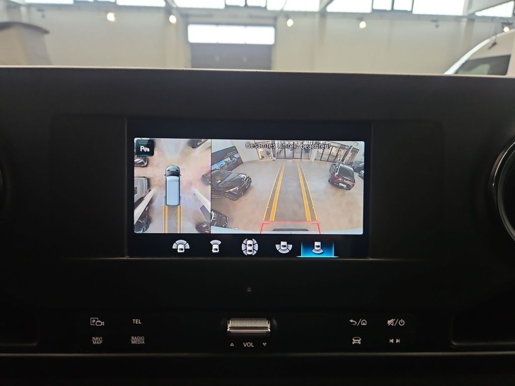 Fahrzeugabbildung Mercedes-Benz Sprinter 317 Kasten L2H2 3,5tAHK Schwingsitz SHZ