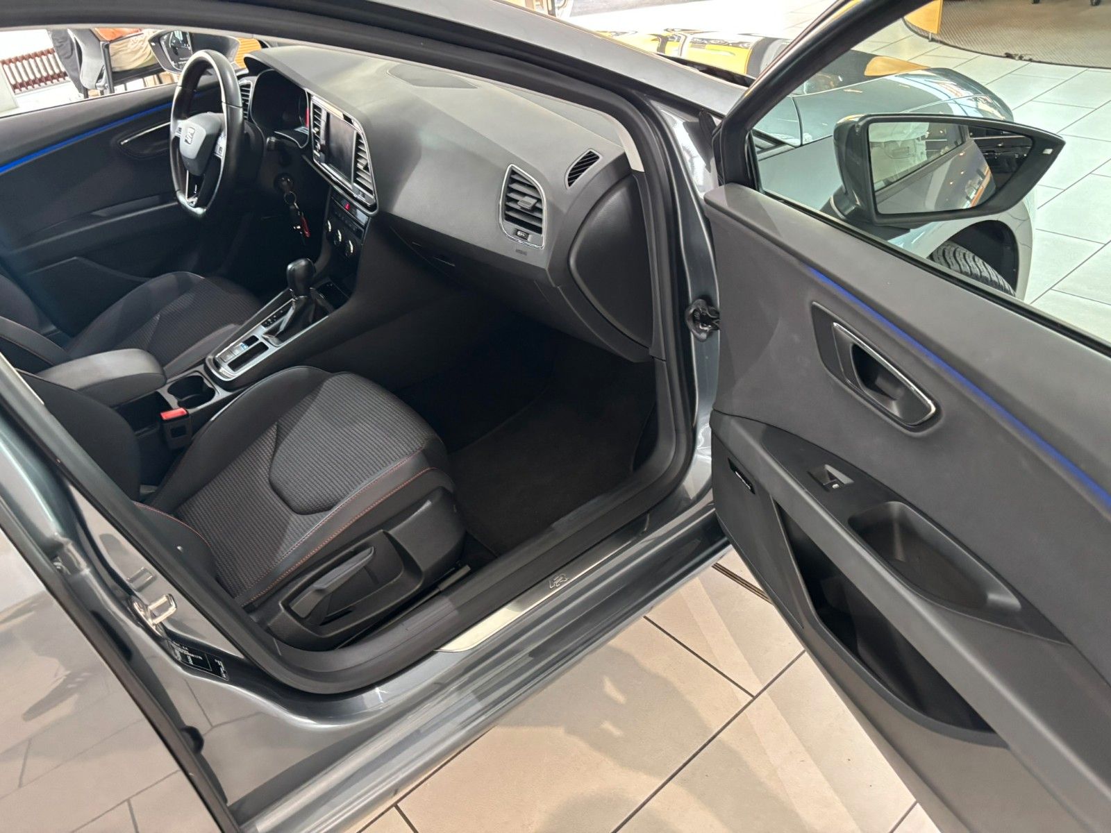 Fahrzeugabbildung SEAT Leon FR 2.0TDI DSG/ACC/SHZ/ALLWETTER