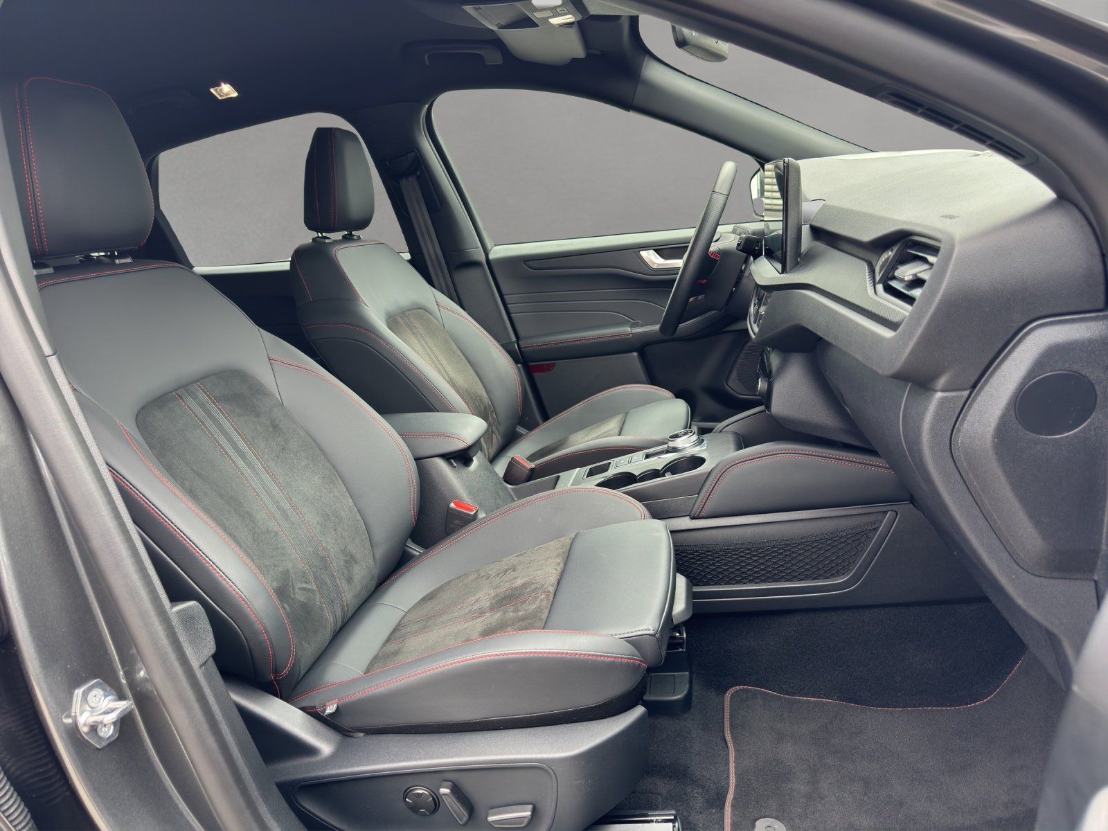 Fahrzeugabbildung Ford Kuga 2.5 FHEV ST-Line X AWD Aut./AHK/ACC/KAMERA/