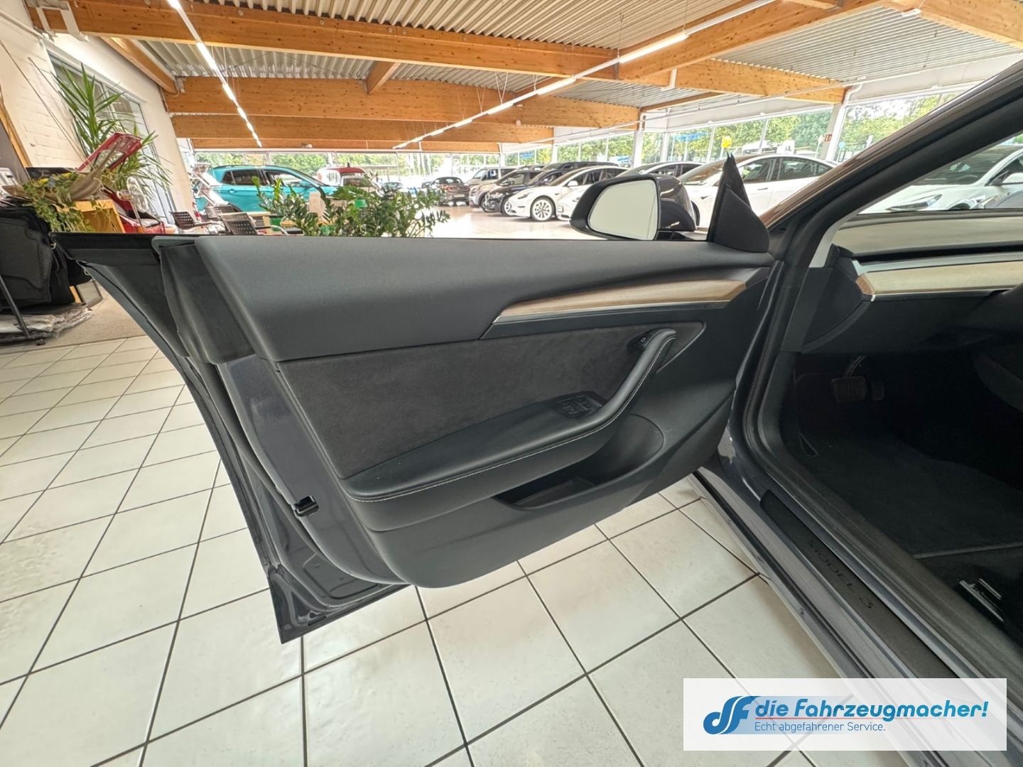 Fahrzeugabbildung Tesla Model 3 Long Range RWD Soundsystem ACC El. Heckk