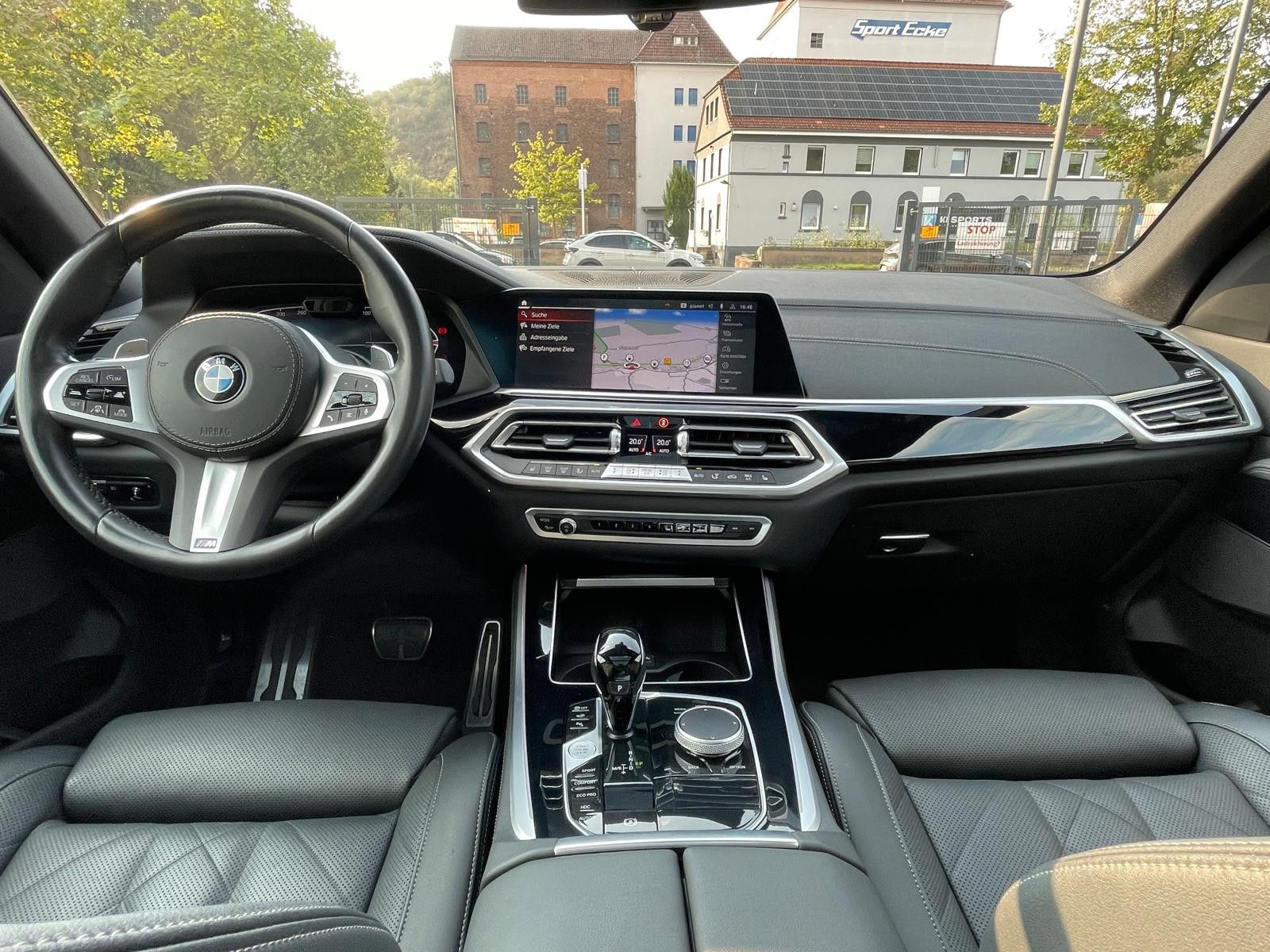 Fahrzeugabbildung BMW X5 xDrive 40d M-Sport PANO/ACC/AHK/MEMORY/360°