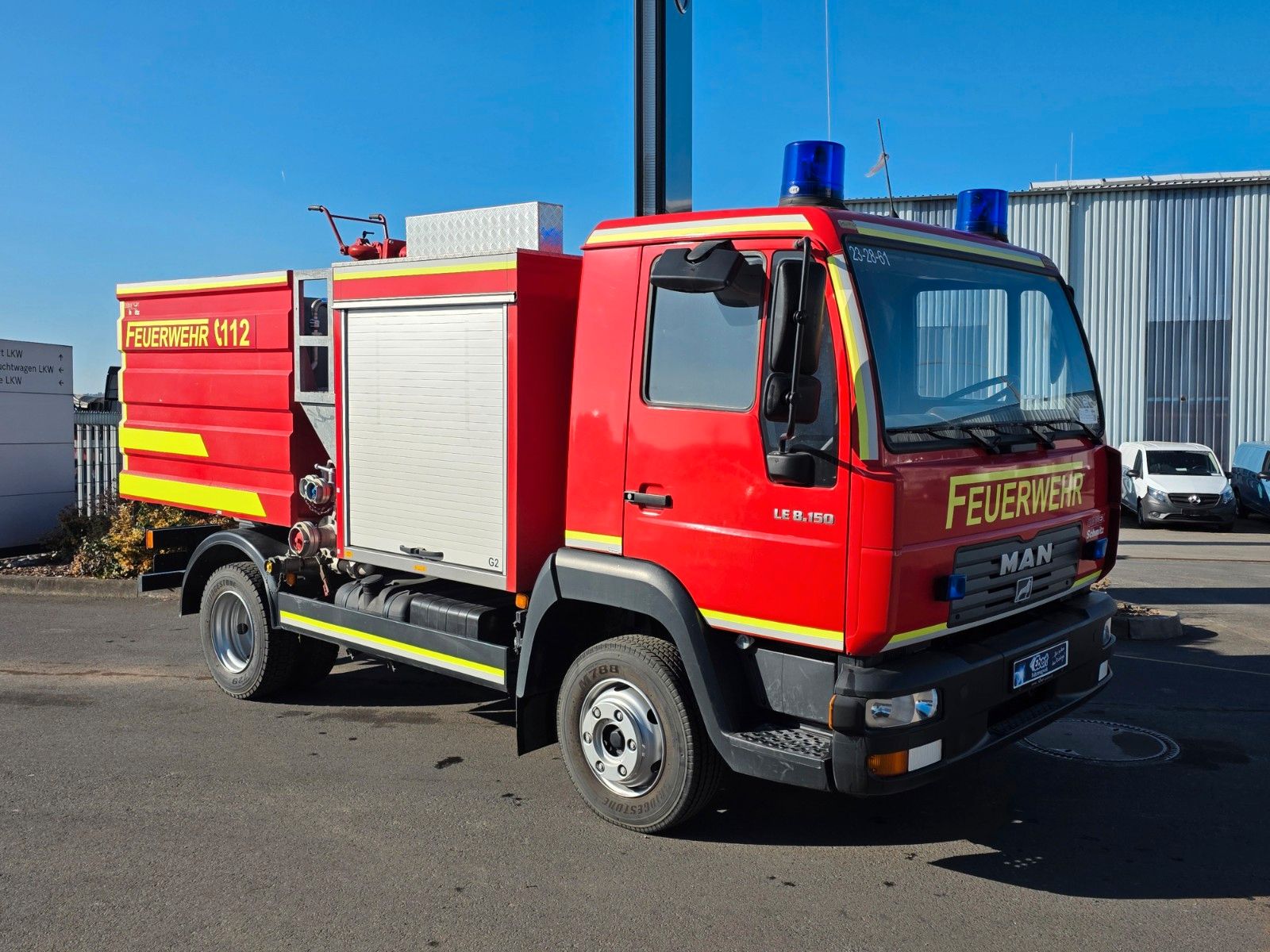 Fahrzeugabbildung MAN LE 8.150 Löschfahrzeug SLF 25/25 100/2500 Liter