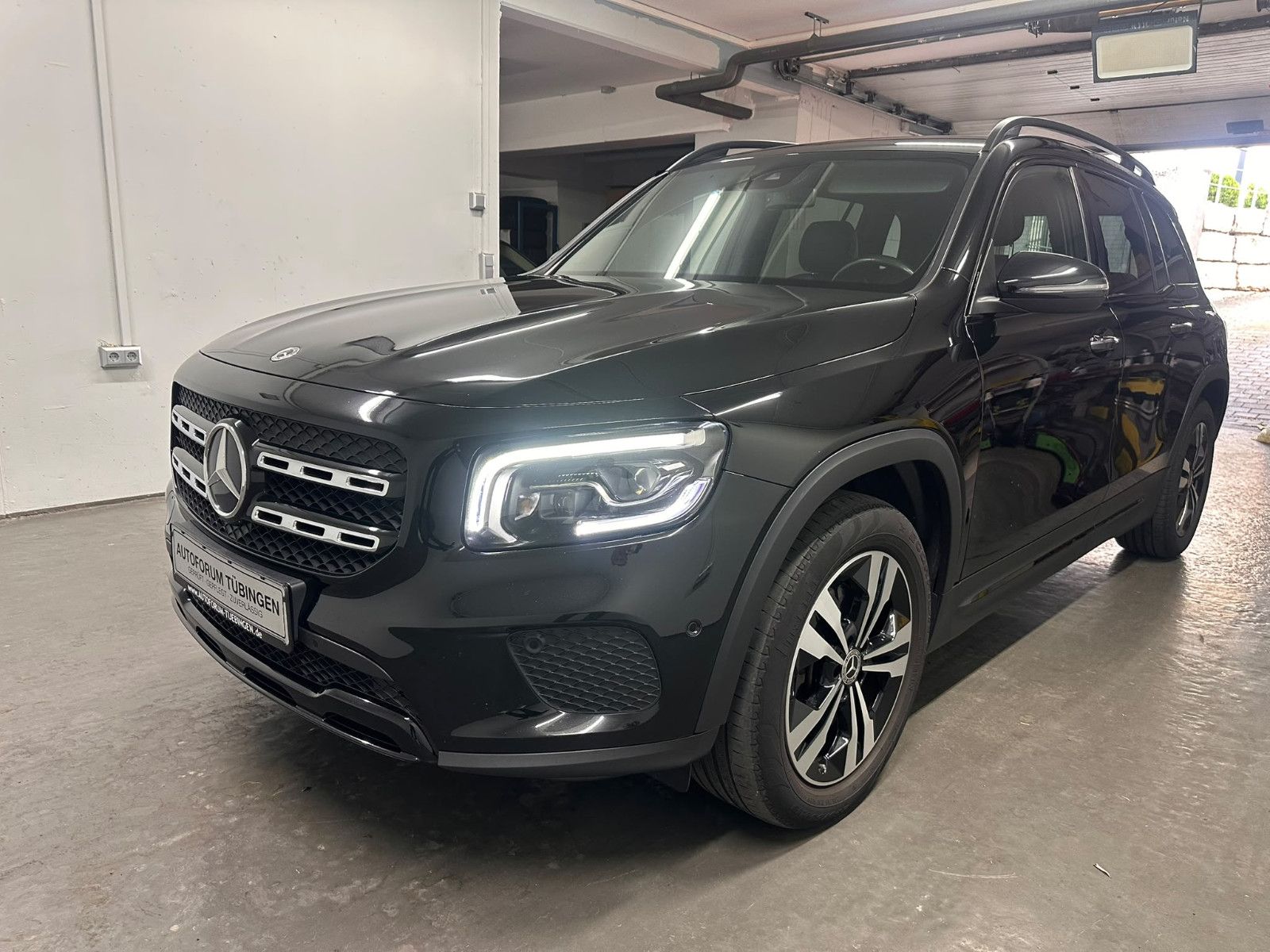 Fahrzeugabbildung Mercedes-Benz GLB 200 d 4MATIC DCT*NIGHT*AHK*KEYLESS*