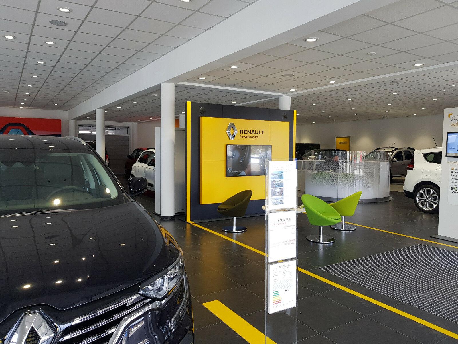 showroom-image-top