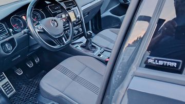Volkswagen Golf - 11