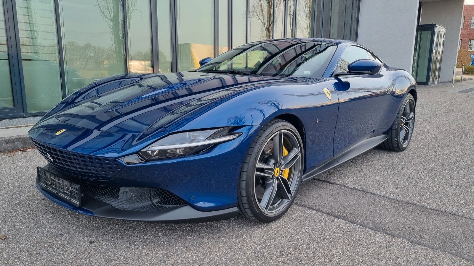 FERRARI Roma