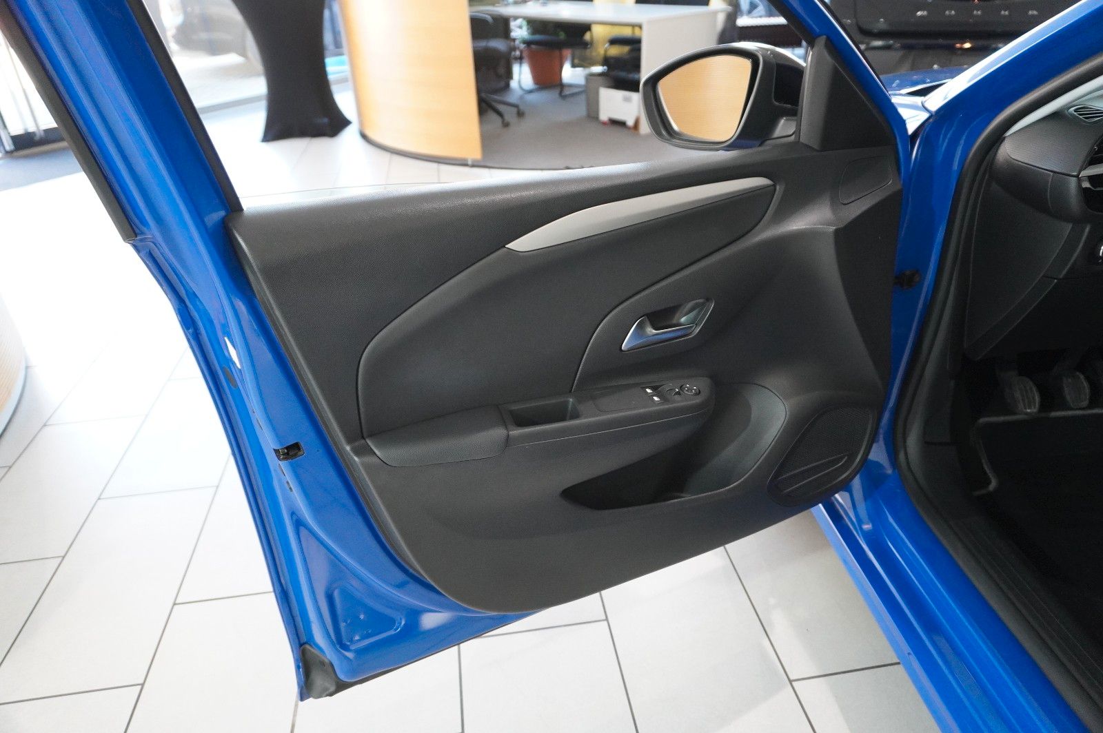 Fahrzeugabbildung Opel Corsa F 1.2 EDITION NAVI/KAMERA/TEMP./PDC/DAB+