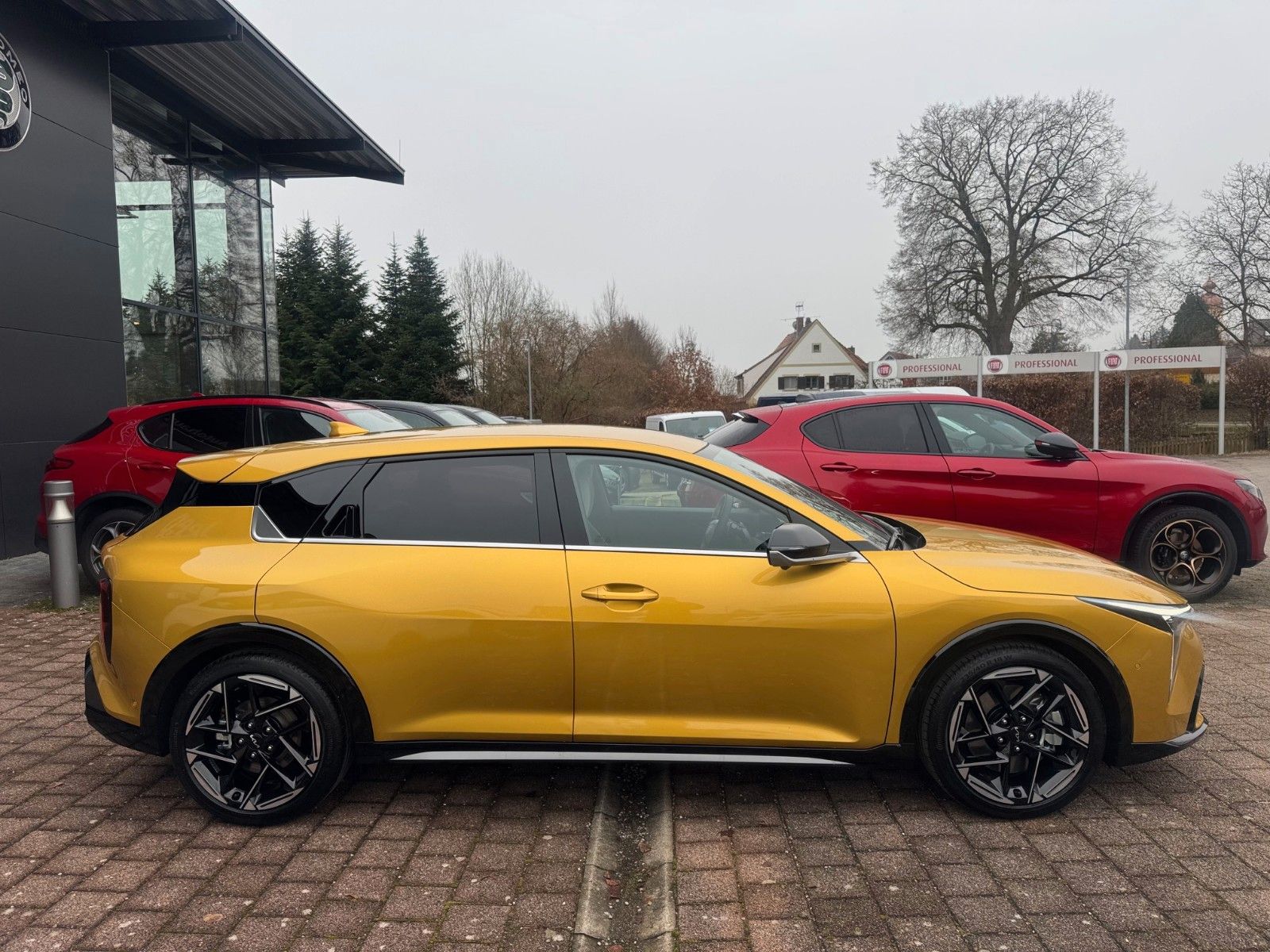 Fahrzeugabbildung Kia K4 1.6T 180PS AUT. GTL DWP+ SZ SD