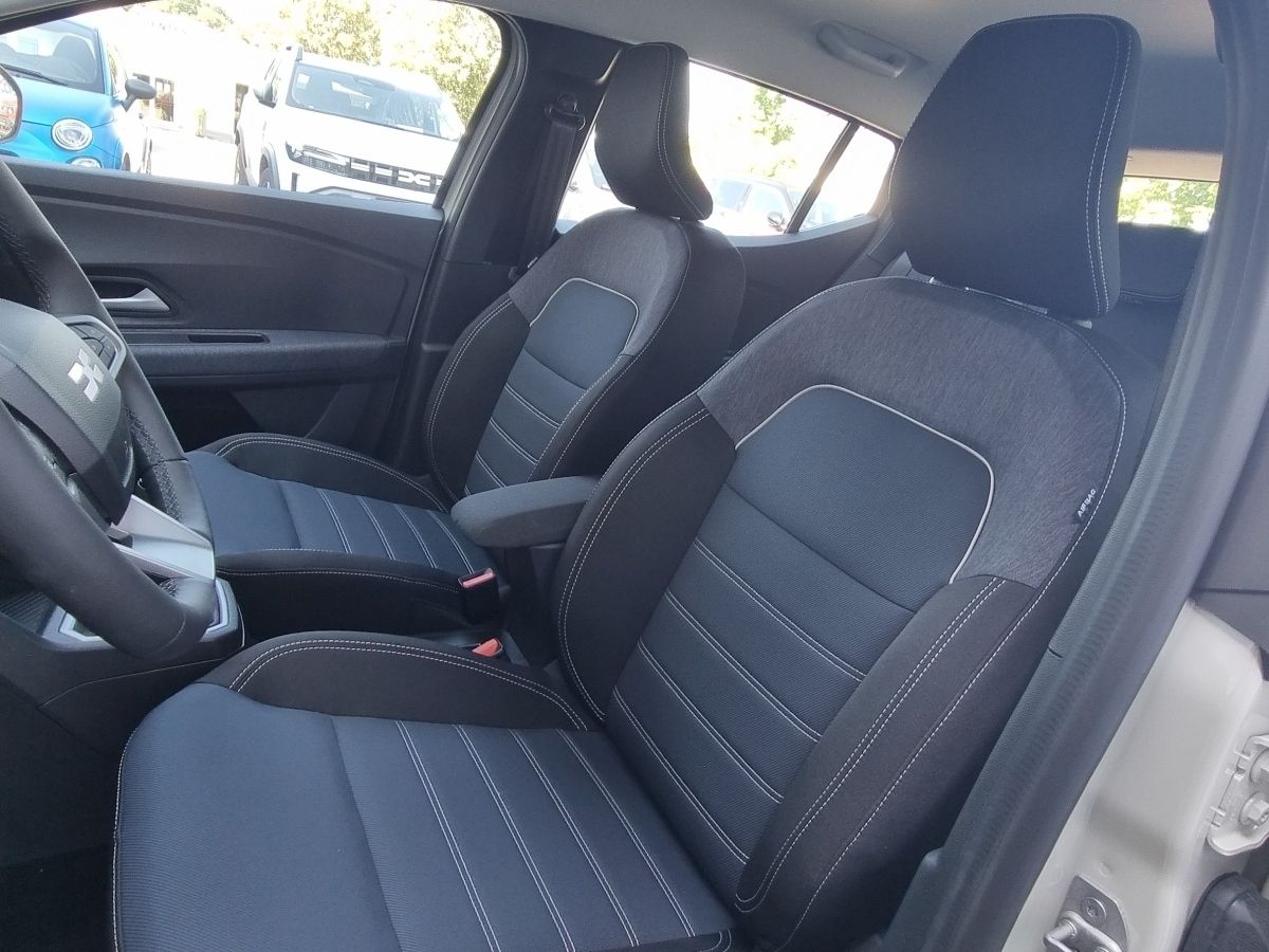 Fahrzeugabbildung Dacia Sandero Journey TCe 100