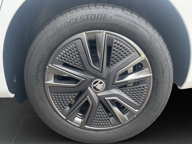 Skoda Fabia 1.0 TSI Tour *NAVI*KLIMA*SHZ*KAMERA*LED