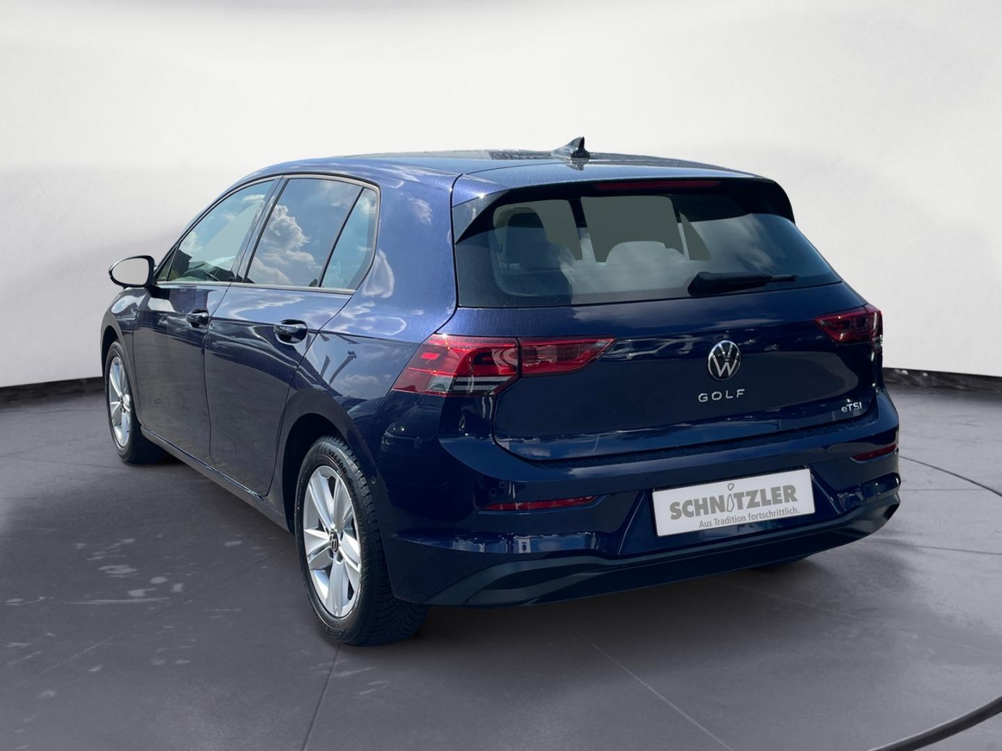 Volkswagen Golf 1.0 eTSI DSG Life LED/NAVI/PDC/PANO/APP+++