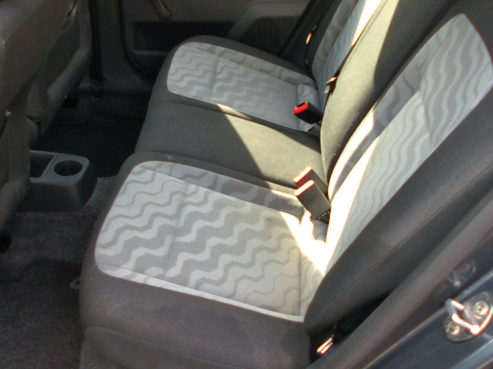 Skoda Fabia 2009 — photo 17