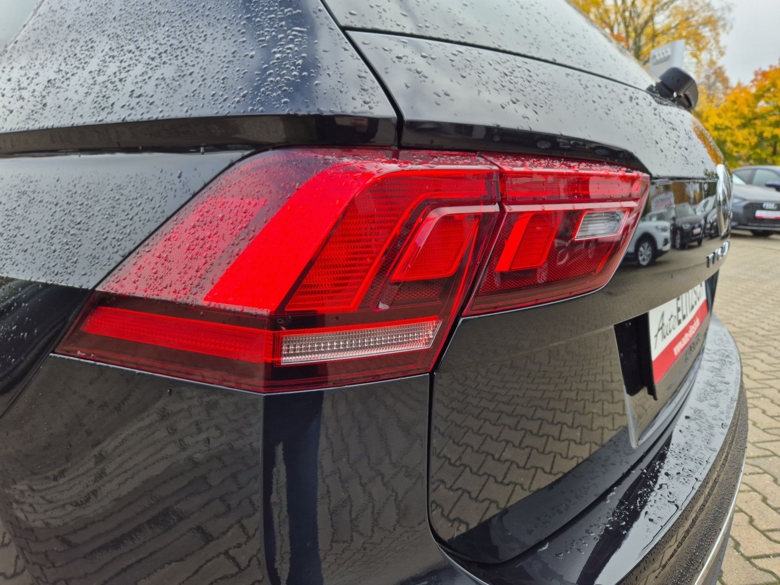 Fahrzeugabbildung Volkswagen Tiguan TSI United DSG LED Navi AID ACC Park-Assi