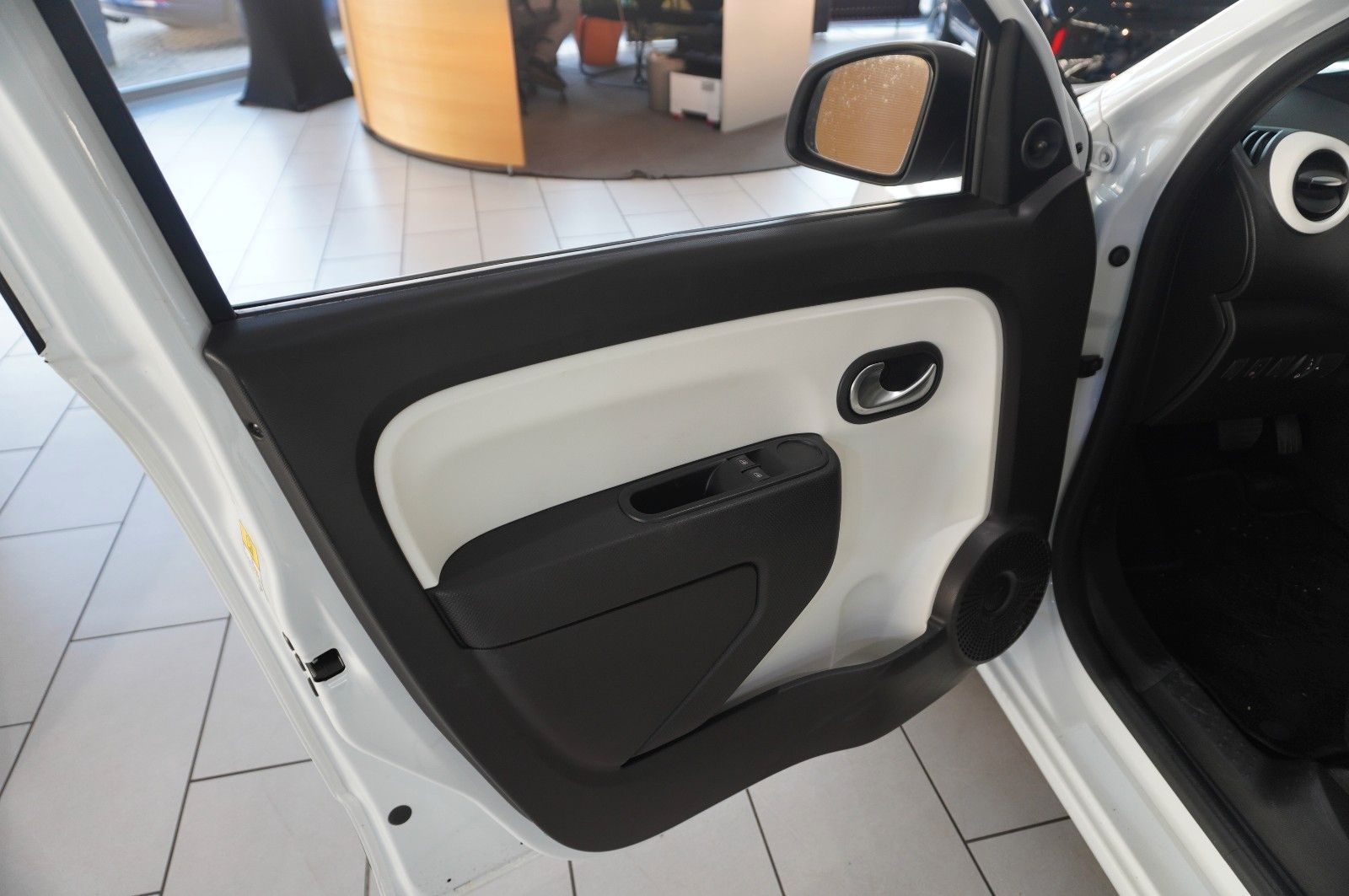 Fahrzeugabbildung Renault Twingo Zen Electric NAVI/LED/USB/TOUCH/DAB/SPORT