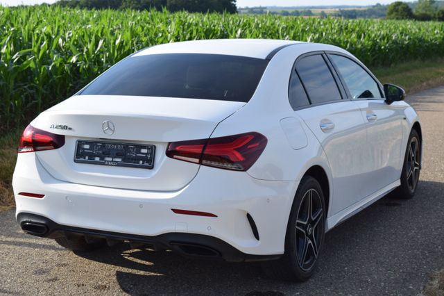 MERCEDES-BENZ A 250 e /AMG/Multibeam/HUD/Distronic/360°