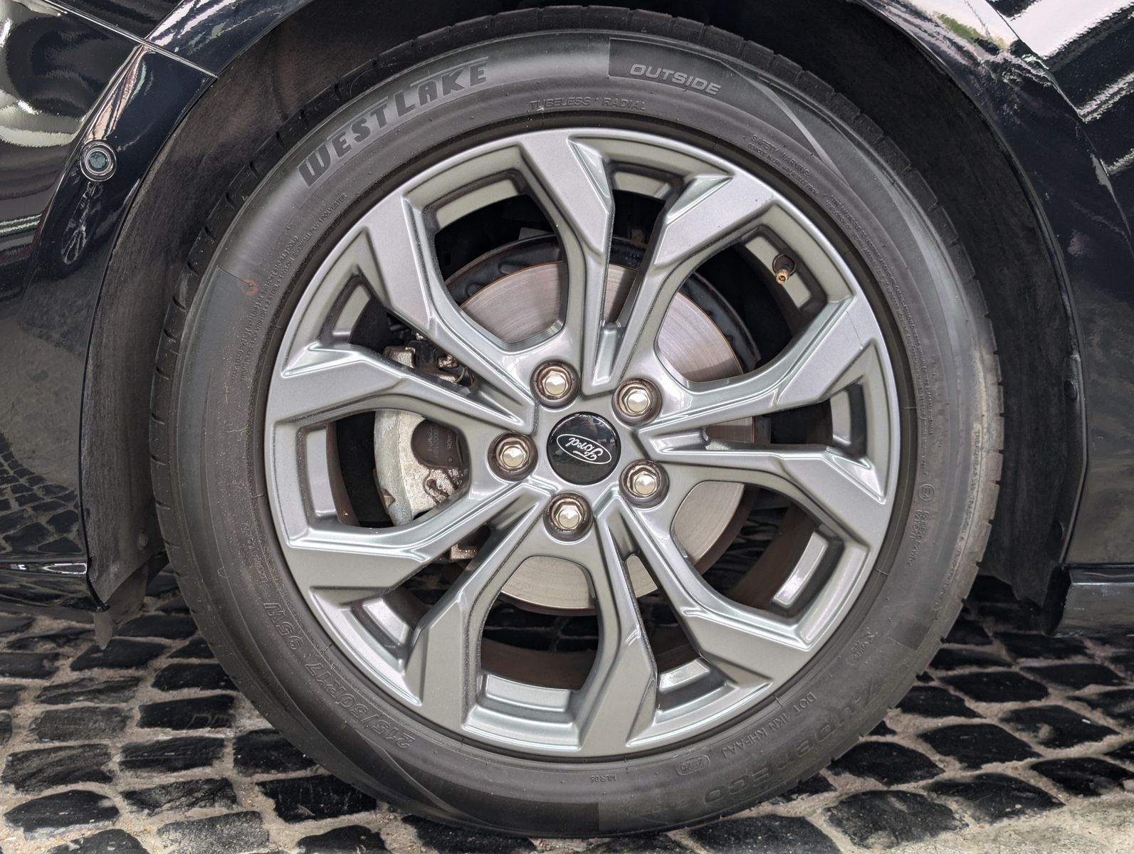 Fahrzeugabbildung Ford Focus 1.0 EB ST-Line ACC LED KAM WINTER Styling